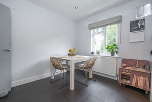 dining area large- click for photo gallery